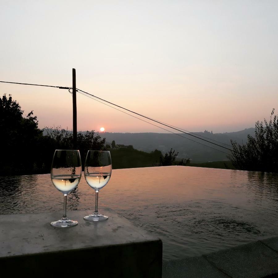 Cascina Roella Guest House Monforte dʼAlba Eksteriør bilde