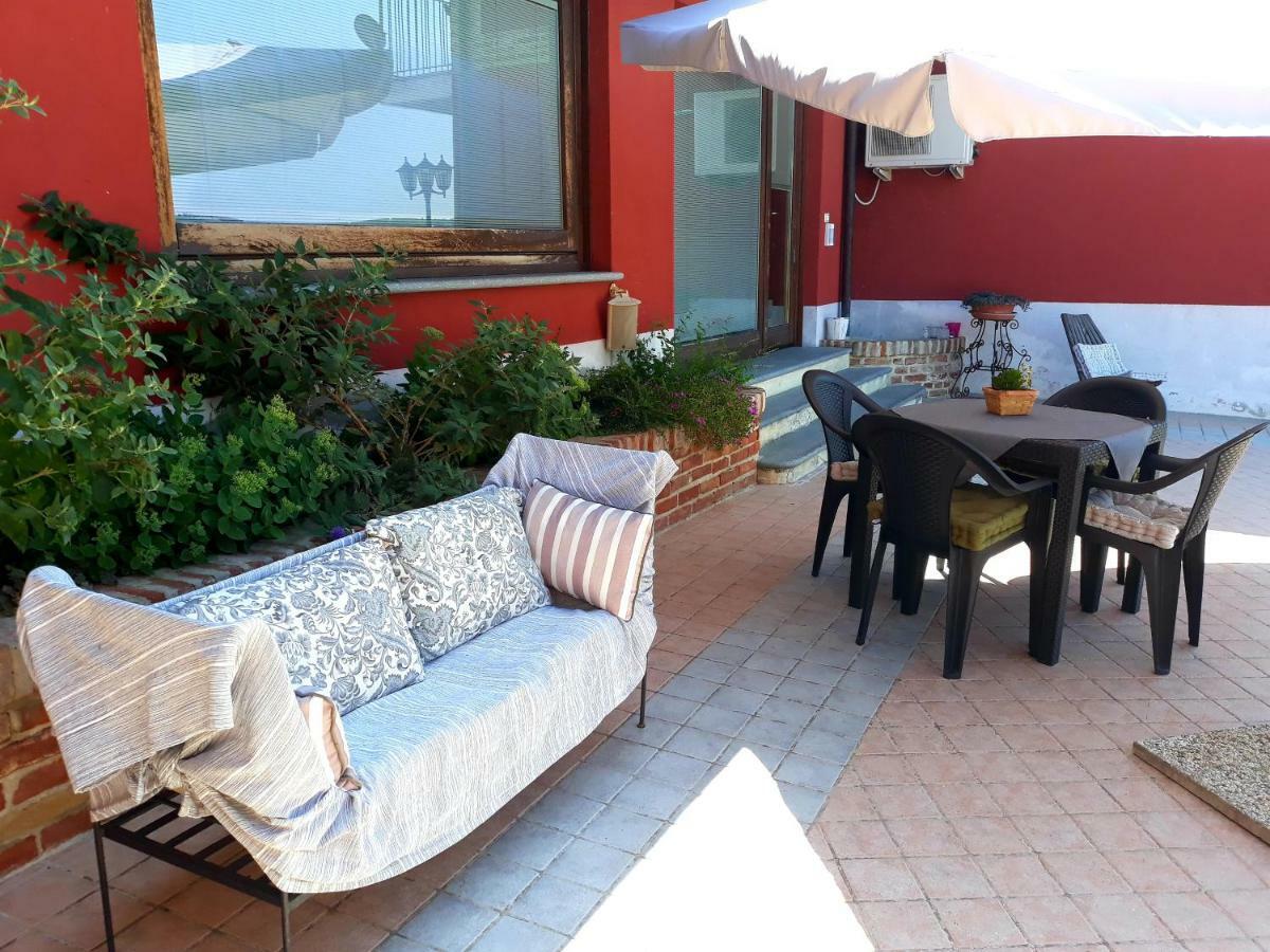 Cascina Roella Guest House Monforte dʼAlba Eksteriør bilde